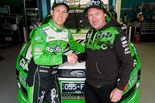 David Reynolds shakes on a new deal with Rod Nash Racing