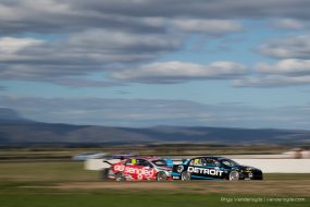 V8 Supercars at Symmons Plains, Tasmania – Photo: Rhys Vandersyde